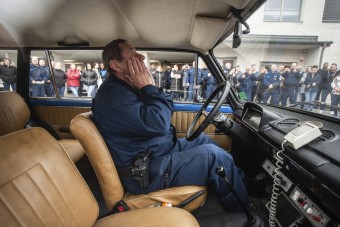 Lada rendőrautóval indult az utolsó szolgálatra László