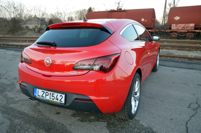 Motorhibával totálkáros az autóm, de mégis maradok a márkánál, mit vegyek? 2