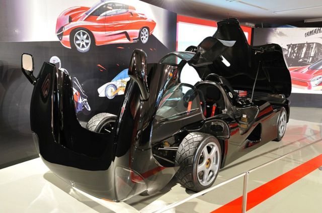 Hogyan bukhat meg egy V12-es, 400 lóerős sportautó? 4