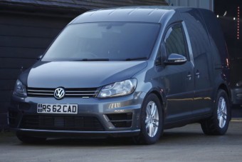 Melós gépnek tűnik, de közben leszakítja az arcod ez a Volkswagen