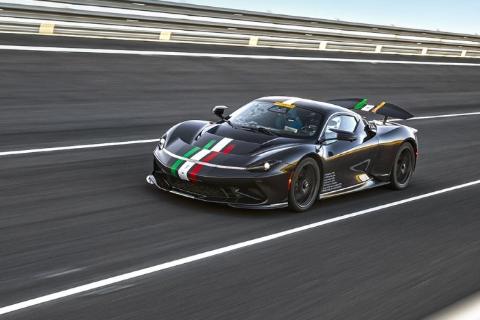 Félelmetesen gyorsul a négymotoros sportkocsi 8