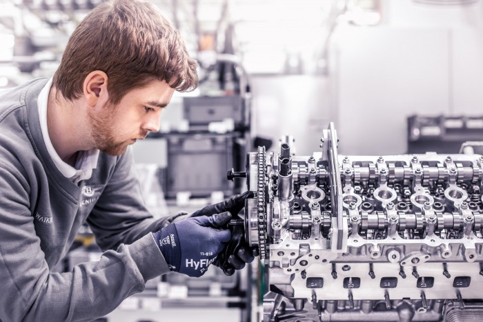 Újabb gyártó mond le a nagy benzinmotorról 8 | Vezess Újabb gyártó mond le a nagy benzinmotorról 8