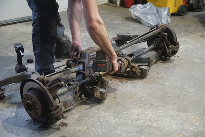 Így lett fékcsőjavításból futóműcsere a BMW-n 9