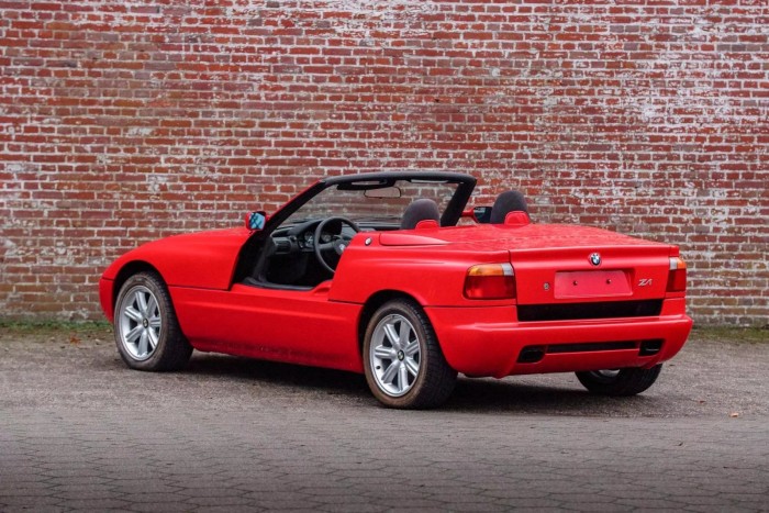 Ezért áll 999 ezernél egy sosem futott, ritka BMW kilométerórája 2