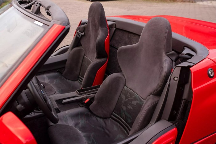 Ezért áll 999 ezernél egy sosem futott, ritka BMW kilométerórája 3