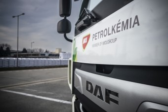Már a MOL is az elektromosság felé kacsingat