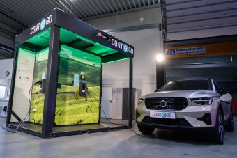 Bemutatták a hordozható magyar villanyautó-töltőt