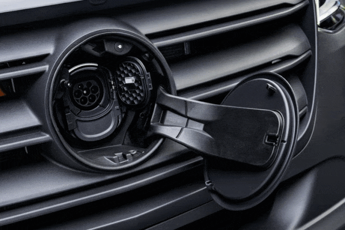 500 kilométeres, négytonnás villanyfurgon a Mercedestől 8