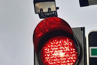 Szlovákiában már büntetlenül át lehet menni a piroson