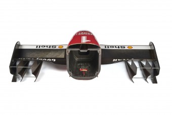 Milliókat ért ez a pár kiló szénszálas műanyag