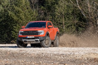 Mocskosul jó buli a legújabb Ford!