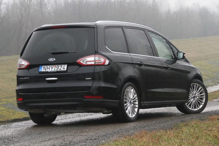 Jobb egy használt autó egy új Suzukinál? 16