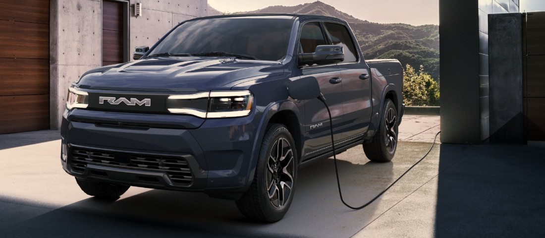 Nem sokkol űrhajós dizájnnal ez a villanyautó