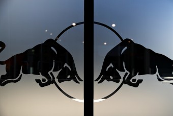 Eladhatja F1-es csapatát a Red Bull