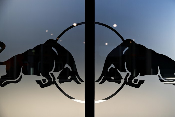 Eladhatja F1-es csapatát a Red Bull