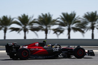 F1: Gondok a Mercedesnél, váratlan győztes a teszten