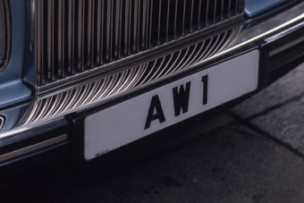 Karakterenként több mint 1,5 milliót fizettek ezért a rendszámért