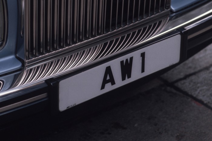 Karakterenként több mint 1,5 milliót fizettek ezért a rendszámért