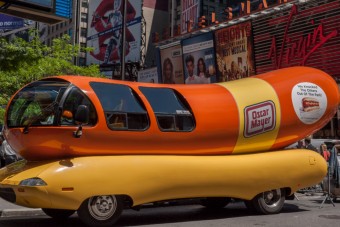 Még a híres virslibusz alól is kilopták a katalizátórt