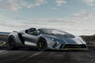 Csodaautókkal búcsúzik a Lamborghini legendás motorja 21