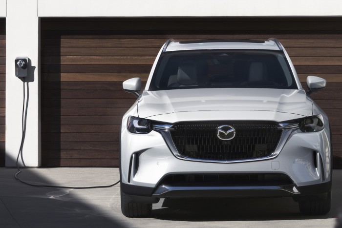 Nagycsaládos Mazda, hátsókerék-hajtással 8