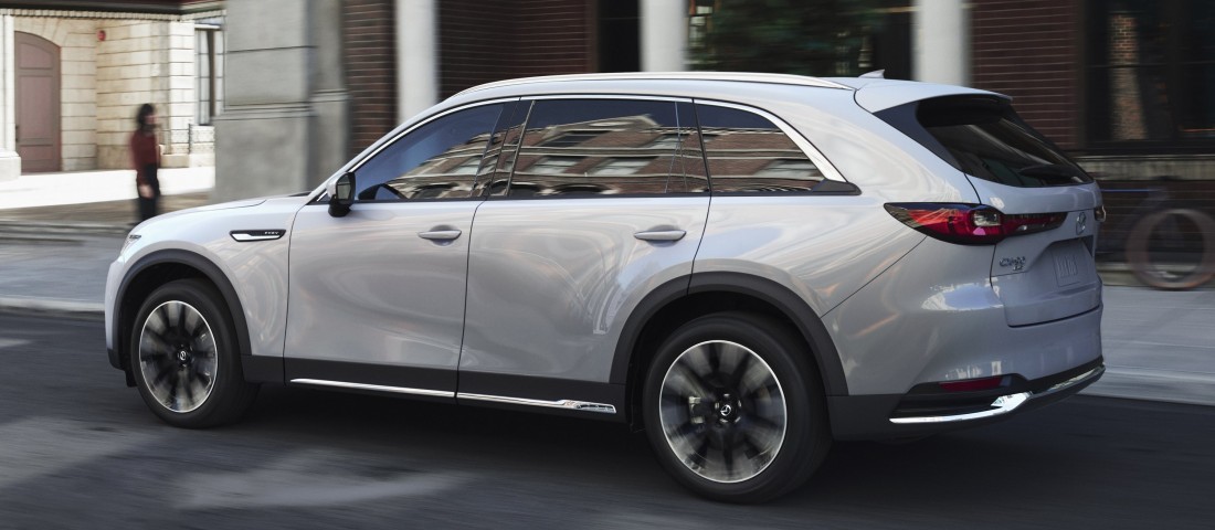 Nagycsaládos Mazda, hátsókerék-hajtással