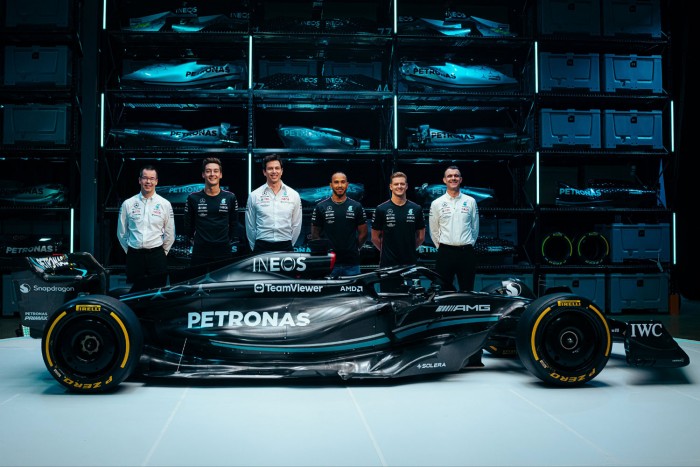 F1: Hamilton újra fekete autót kap a Mercedestől 4 | Vezess F1: Hamilton újra fekete autót kap a Mercedestől 4