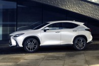 Okosabb, olcsóbb, takarékosabb a Lexus NX 15