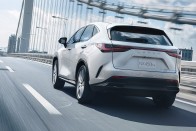 Okosabb, olcsóbb, takarékosabb a Lexus NX 2