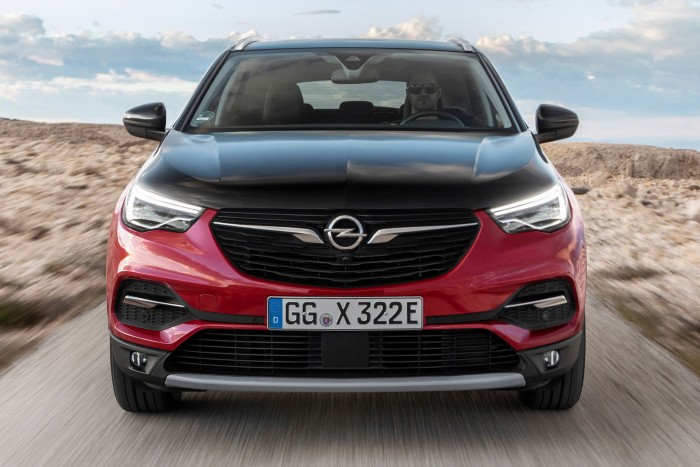 Nem enged cammogni: magától ad gázt a kisautó 2