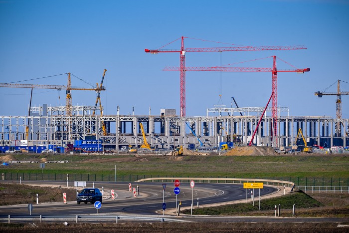 Rohamtempóban épül a debreceni BMW-gyár