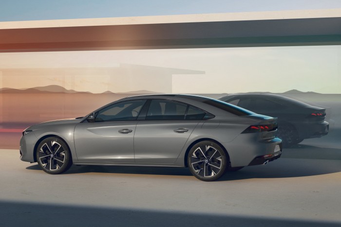 Összekaszabolták a legszebb Peugeot arcát 9 | Vezess Összekaszabolták a legszebb Peugeot arcát 9