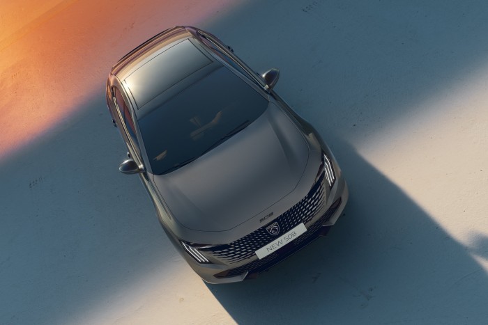 Összekaszabolták a legszebb Peugeot arcát 8 | Vezess Összekaszabolták a legszebb Peugeot arcát 8