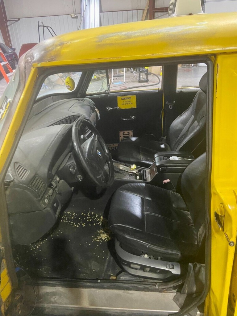 Meglepő lesz látni, mit rejt ennek a szakadt amerikai taxinak az orra 5 | Vezess Meglepő lesz látni, mit rejt ennek a szakadt amerikai taxinak az orra 5