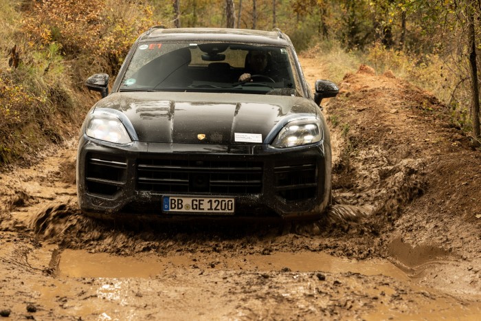 Rekordot dönt a Cayenne-nel a Porsche 6 | Vezess Rekordot dönt a Cayenne-nel a Porsche 6