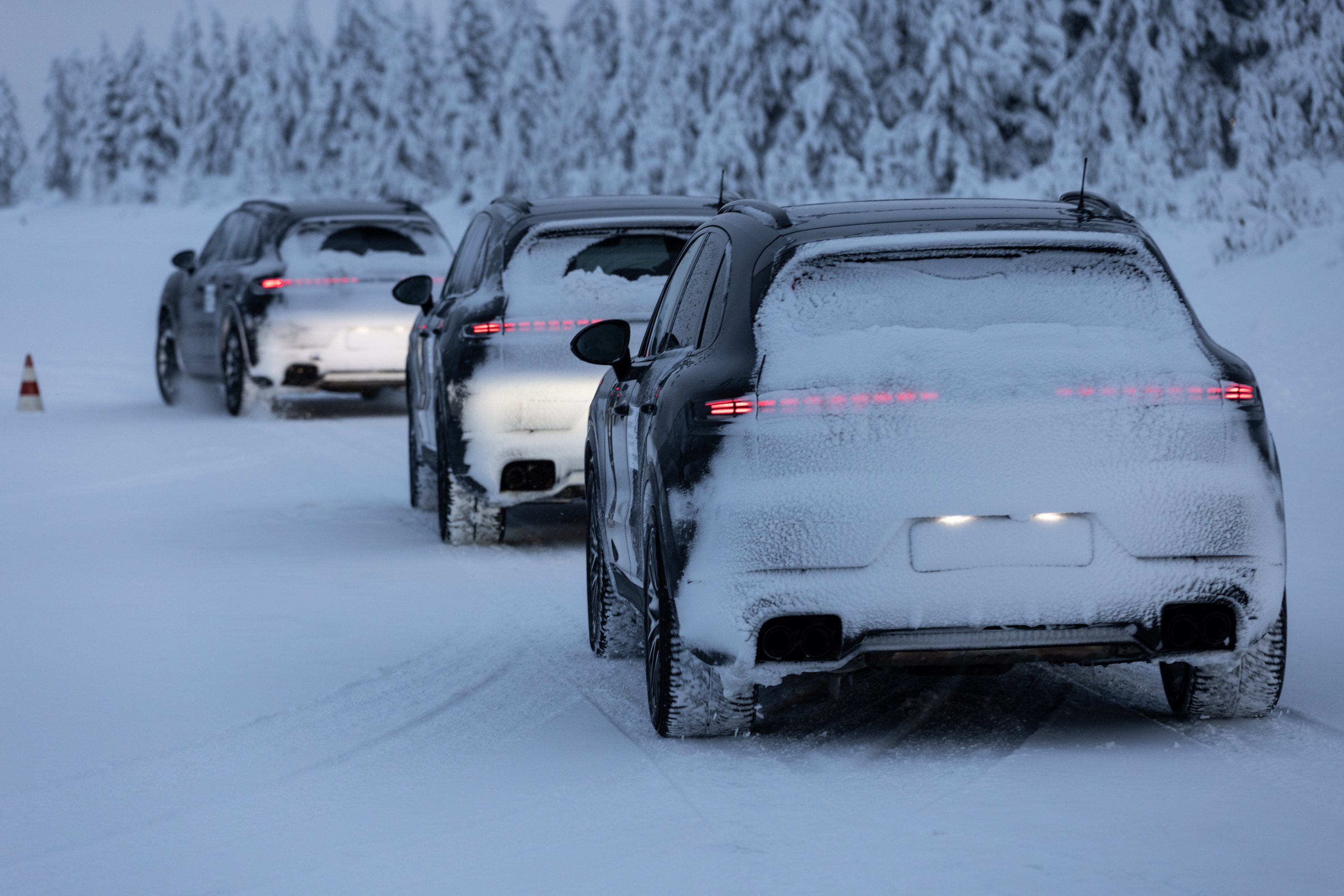 Rekordot dönt a Cayenne-nel a Porsche 9