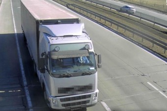 Öt hónap alatt kétmillió forint útdíjat spórolt egy trükkös fuvaros