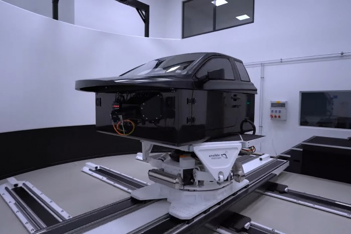 Alig pár ilyen szimulátor van a világon. Kipróbáltuk a hazait!