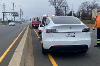 Kicserélik a Teslát, aminek leesett a kormánya