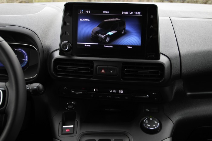 Egyszerre ad és elvesz a francia Toyota 9