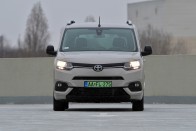 Egyszerre ad és elvesz a francia Toyota 2