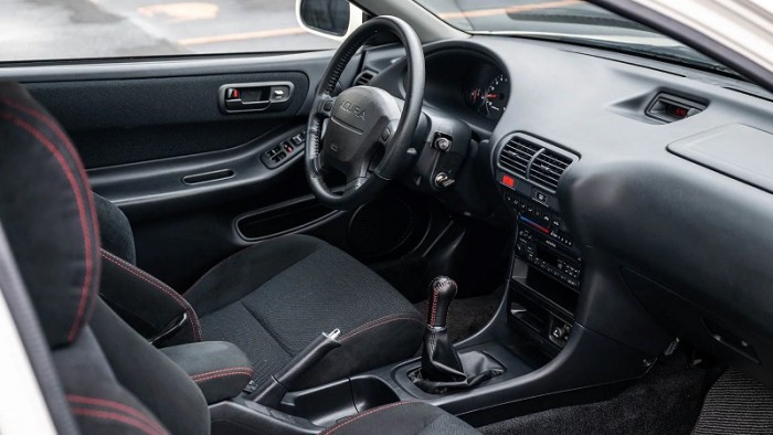 Lassan Ferrari-árban adják ezeket az öreg Hondákat 4