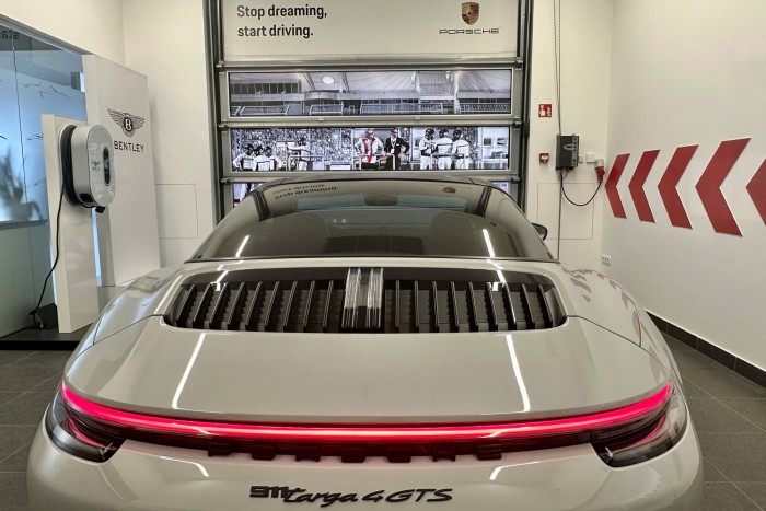 Különleges ajándékokkal kényeztetik egyes márkák a vevőiket 6 | Vezess Különleges ajándékokkal kényeztetik egyes márkák a vevőiket 6