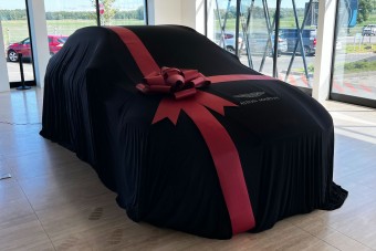 Különleges ajándékokkal kényeztetik egyes márkák a vevőiket