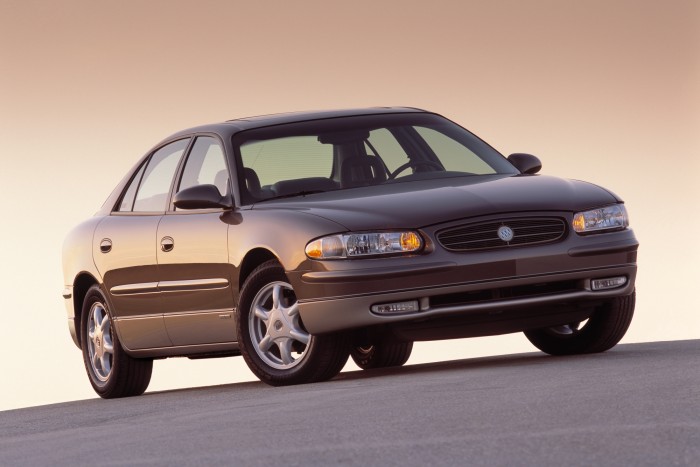 Rendhagyó autóhirdetés tarolta le az internetet 1