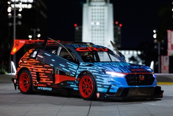 Ez a szabadidő-autó kitépi a kezedből a kormányt