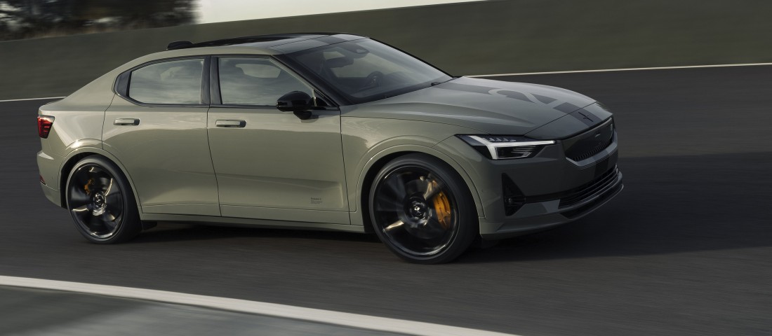 Üvöltő motor nélkül is sportos ez a szedán