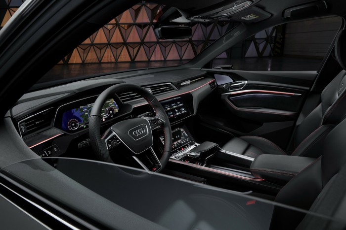 Megérkezett Magyarországra az új Audi Q8 e-tron 7