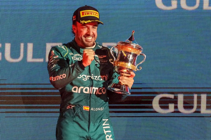 F1: Botrányok után újra a csúcson – honnan került elő Alonso?