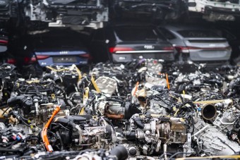 Roncsautókból születnek prémiumgépkocsik